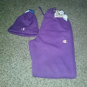 Champion sweats w/ beanie